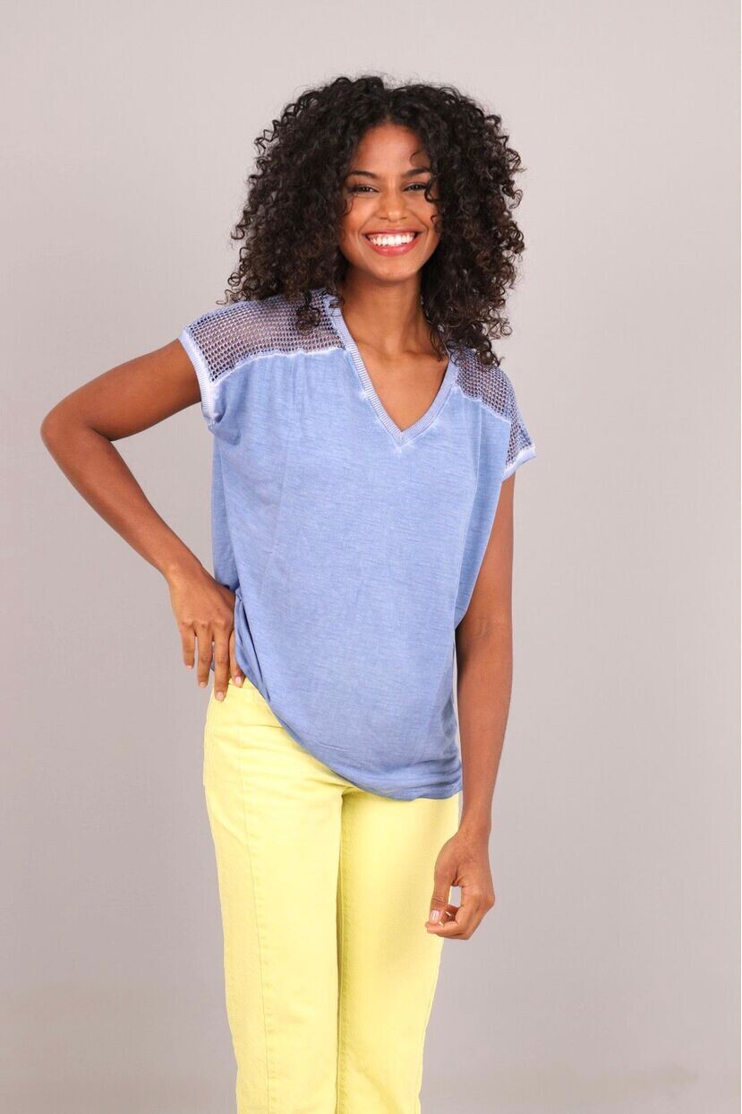 Omuz Detaylı Tişört