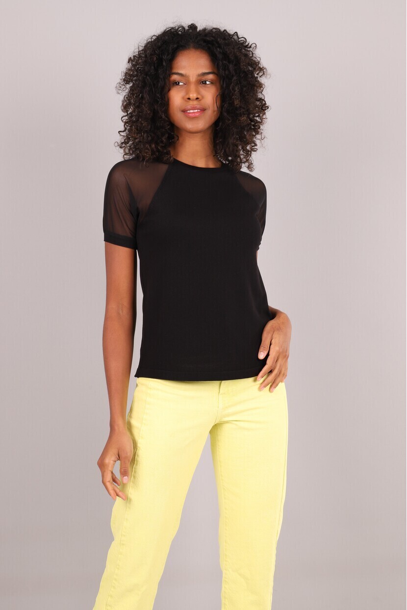 Omuz Tül Detaylı Triko