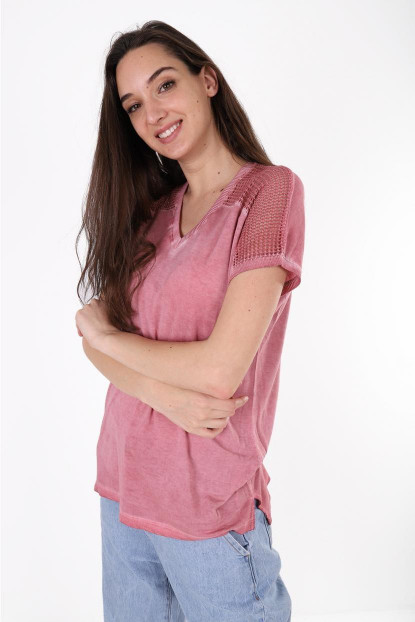 Omuz Detaylı Tişört