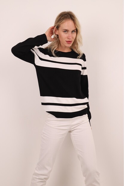B.Yaka Çizgili Triko