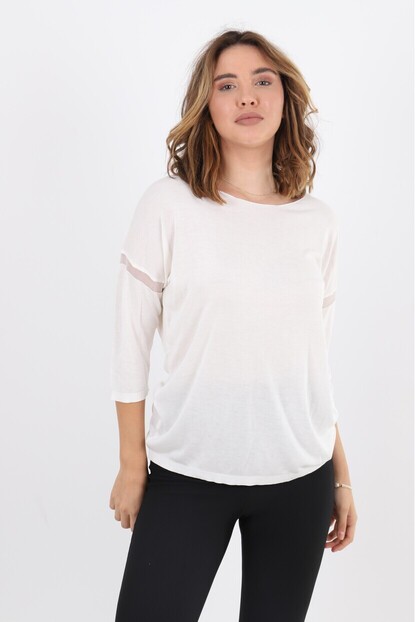 B.Yaka Kol Detaylı Triko