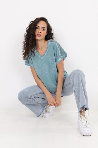 Omuz ve Yaka Detaylı Bluz 