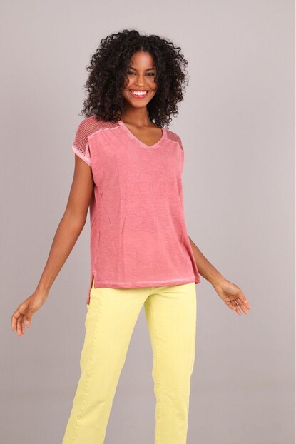 Omuz Detaylı Tişört