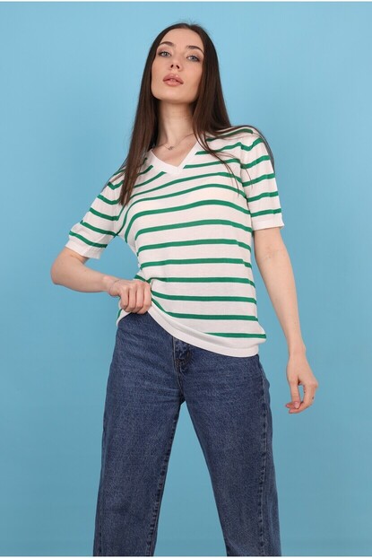 V Yaka Çizgili Triko