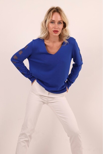 V Yaka Kare Kol Triko