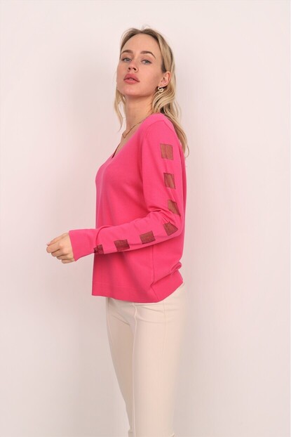 V Yaka Kare Kol Triko