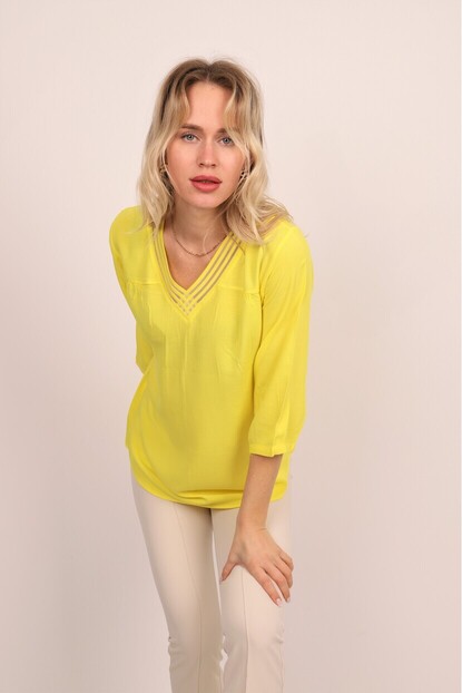 V Yaka Sim Detaylı Bluz