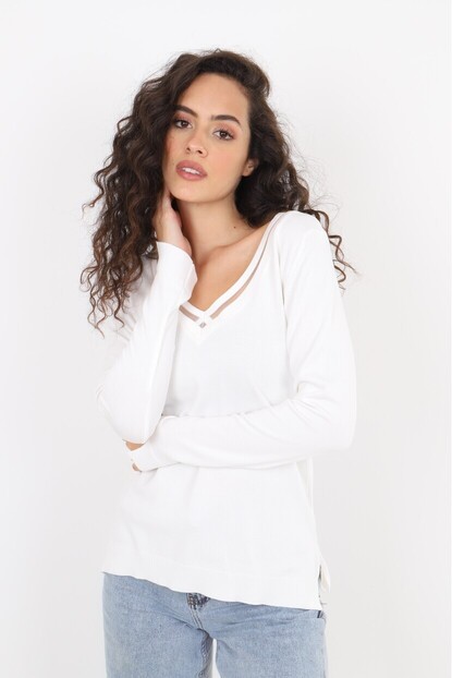 V Yaka Sim Detaylı Triko