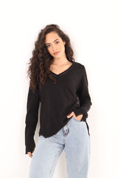 V Yaka Sim Detaylı Triko