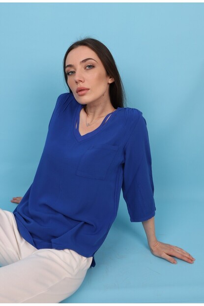 Yaka Detaylı Gömlek 