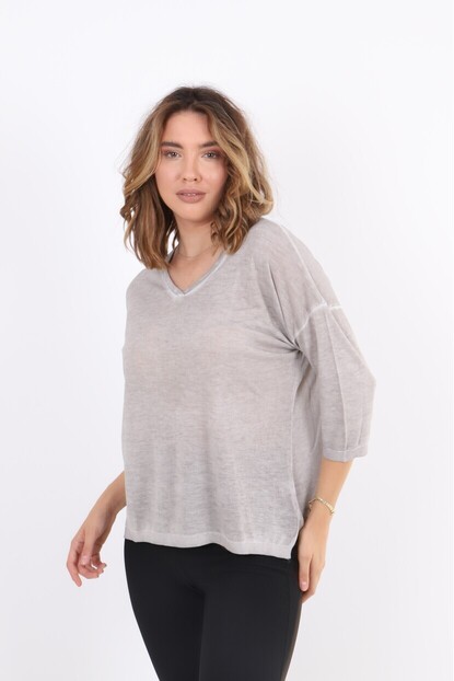 Yaka Sim Detaylı V Yaka Triko